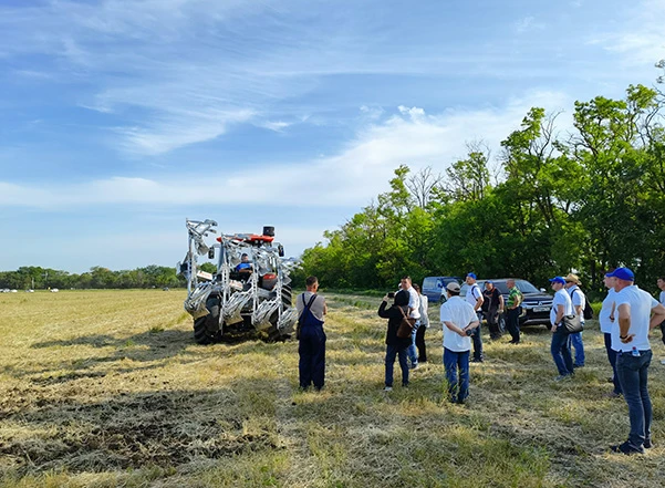 近年来铧式犁的结构特点和发展趋势